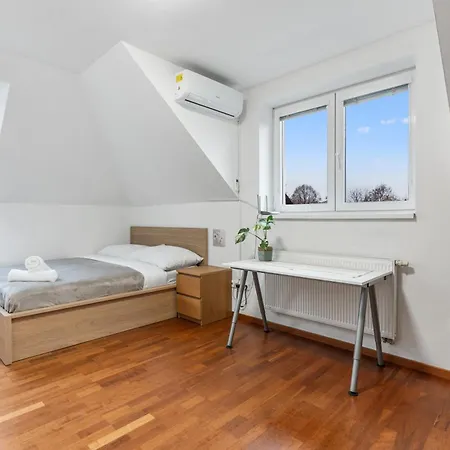 The Dante House Seberov Apartman