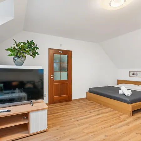 The Dante House Seberov Apartamento