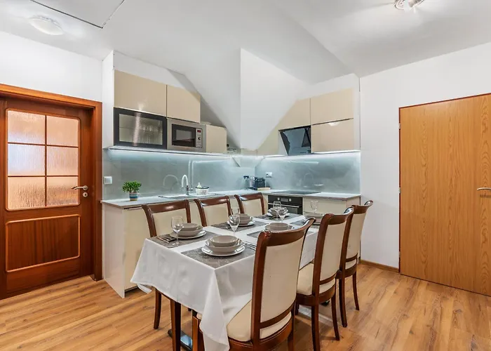 The Dante House Seberov Apartment