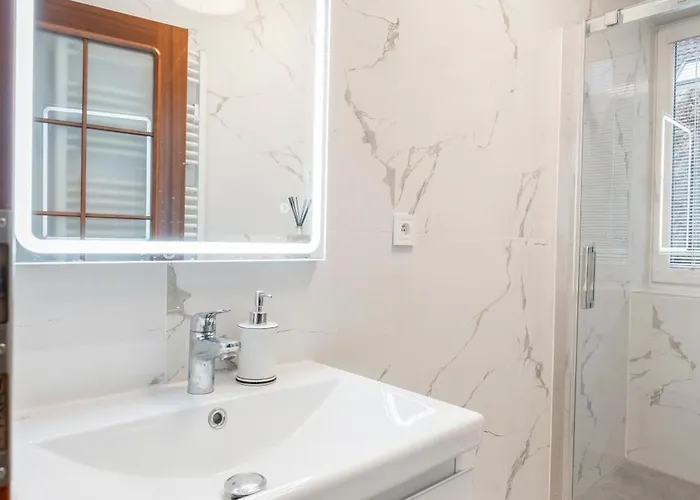 The Dante House Seberov Apartment