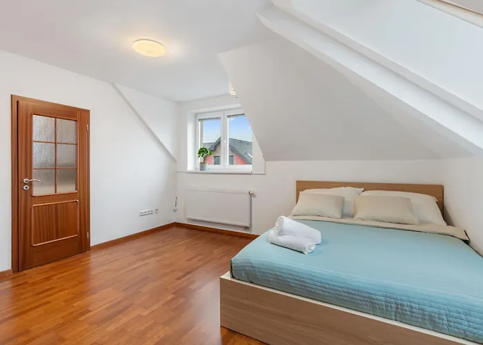 Apartment The Dante House Seberov Prag