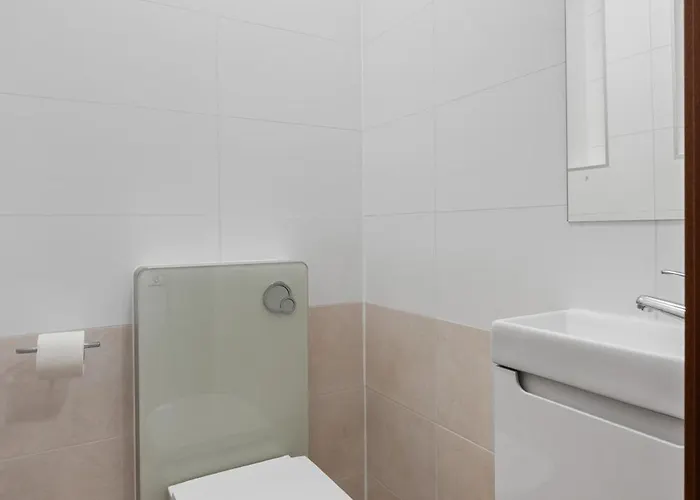 The Dante House Seberov Apartment *