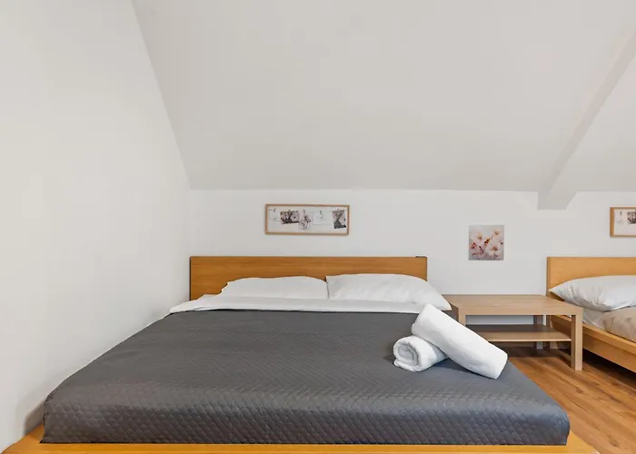 The Dante House Seberov * Prag