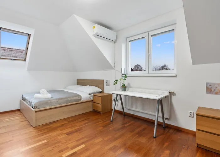 The Dante House Seberov Apartment